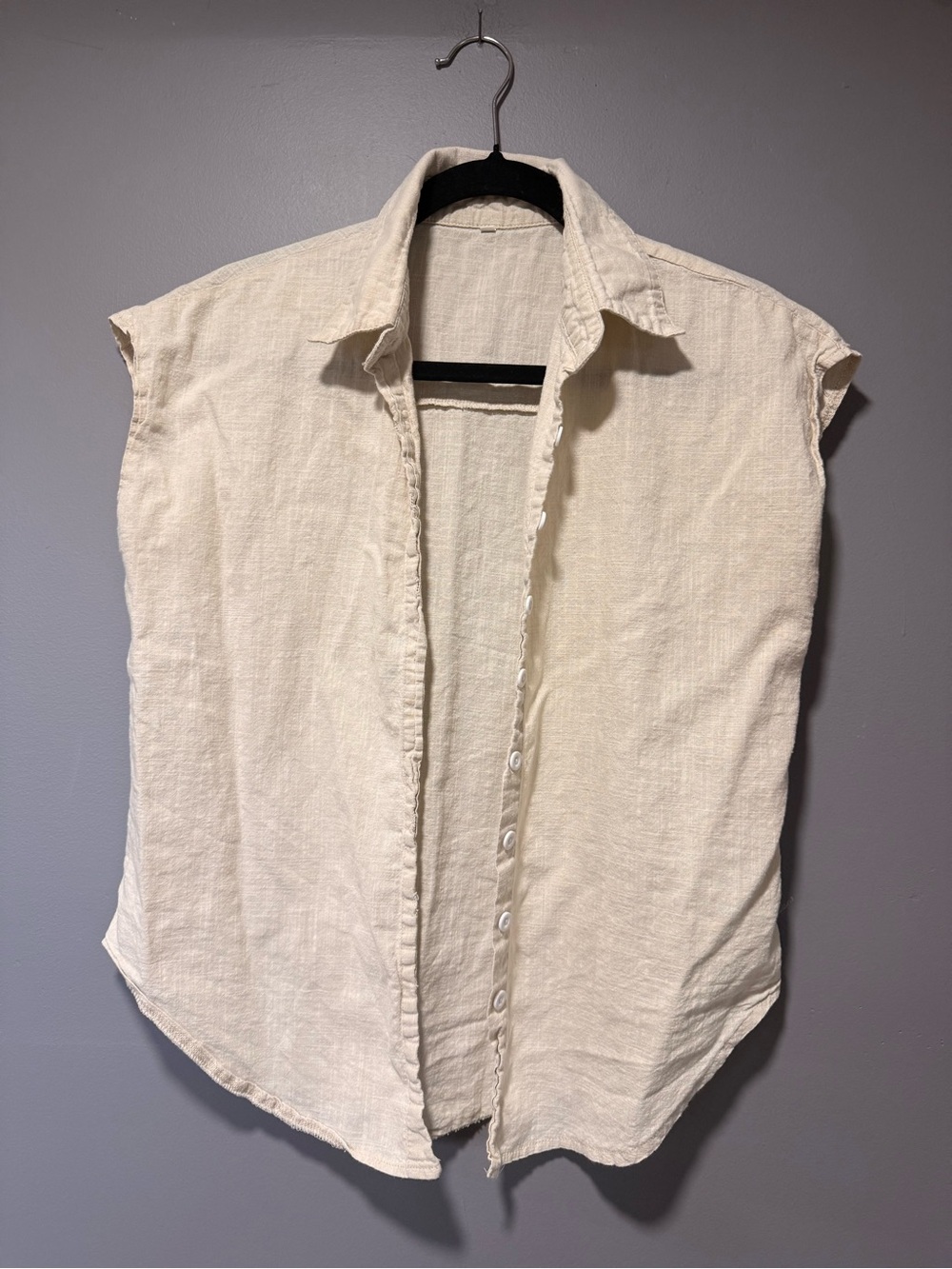 Sleeveless Button-Down Linen Shirt - Cream